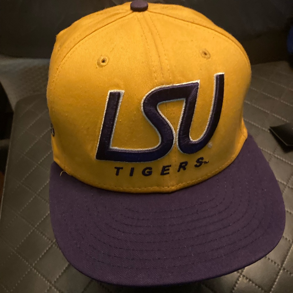 Snap back hats